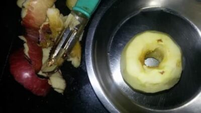 Apple Cinnamon Jalebi: A Delicious Fusion Dessert - Plattershare - Recipes, food stories and food lovers Apple Cinnamon Jalebi: A Delicious Fusion Dessert - Plattershare - Recipes, food stories and food lovers