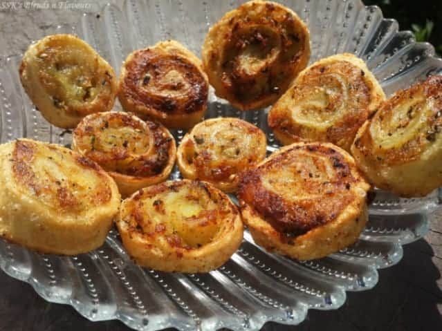 Pinwheel Samosa - Plattershare - Recipes, food stories and food lovers