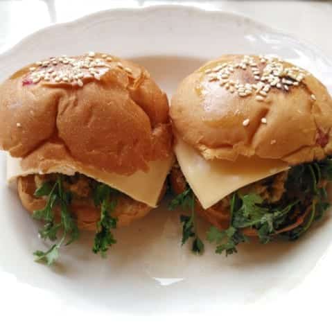 Veg Burger - Plattershare - Recipes, Food Stories And Food Enthusiasts