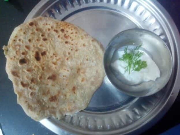 Aaloo Ka Paratha - Plattershare - Recipes, Food Stories And Food Enthusiasts
