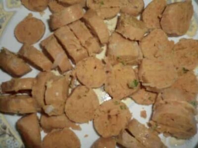 Crispy Chickpea Flour Fritters (Gatta Curry): A Flavorful Indian Snack - Plattershare - Recipes, food stories and food lovers Crispy Chickpea Flour Fritters (Gatta Curry): A Flavorful Indian Snack - Plattershare - Recipes, food stories and food lovers