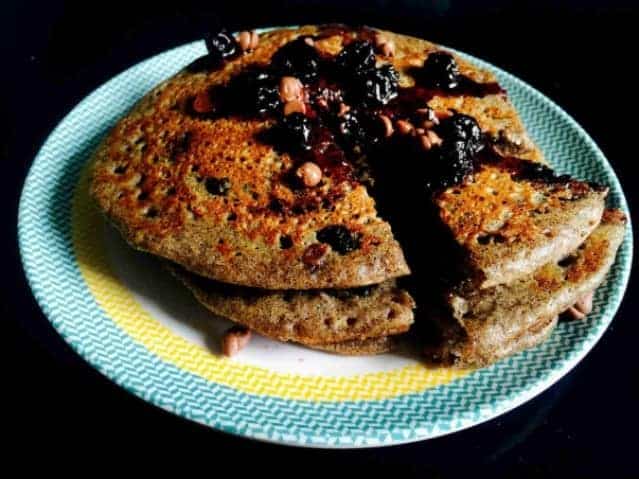Blueberry Choco Raagi Pancakes - Plattershare - Recipes, food stories and food lovers