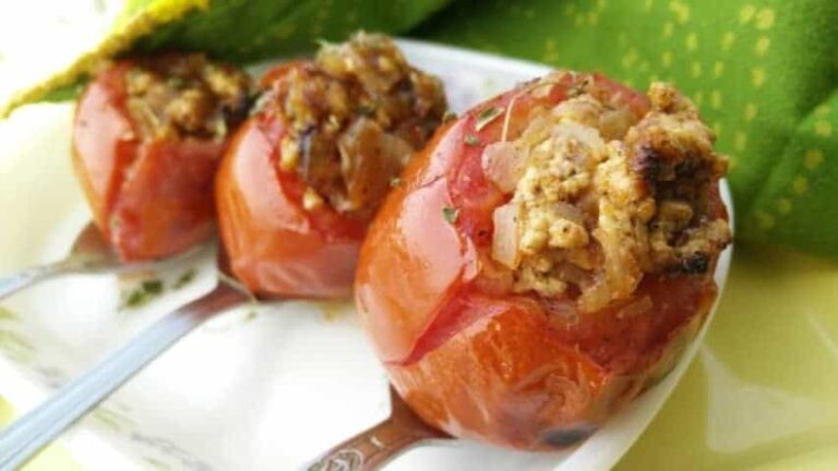 Microwave Stuffed Tomatoes with Paneer: A Quick & Easy Side Dish - Plattershare - Recipes, food stories and food lovers Microwave Stuffed Tomatoes with Paneer: A Quick & Easy Side Dish - Plattershare - Recipes, food stories and food lovers