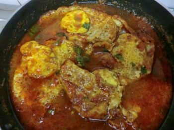 Half Fry Egg Curry - Plattershare - Recipes, food stories and food lovers