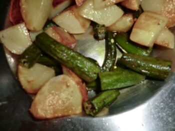Okra/Bhindi In Gravy - Plattershare - Recipes, food stories and food lovers