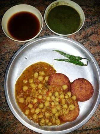 Aloo Tikki Chole - Plattershare - Recipes, food stories and food lovers