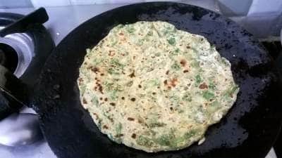 Healthy Potato & Spinach Stuffed Paratha (Aloo Palak Paratha) - Plattershare - Recipes, food stories and food lovers Healthy Potato & Spinach Stuffed Paratha (Aloo Palak Paratha) - Plattershare - Recipes, food stories and food lovers