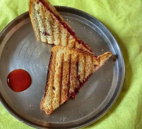 Beetroot And Potato Sandwitch - Plattershare - Recipes, Food Stories And Food Enthusiasts