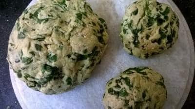 Healthy Potato & Spinach Stuffed Paratha (Aloo Palak Paratha) - Plattershare - Recipes, food stories and food lovers Healthy Potato & Spinach Stuffed Paratha (Aloo Palak Paratha) - Plattershare - Recipes, food stories and food lovers