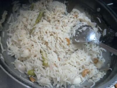 Fragrant Brinji Rice: A South Indian Coconut Rice Delight - Plattershare - Recipes, food stories and food lovers Fragrant Brinji Rice: A South Indian Coconut Rice Delight - Plattershare - Recipes, food stories and food lovers