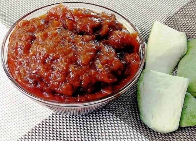 Mangai Thokku (Grated Raw Mango Pickle) - Plattershare - Recipes, food stories and food lovers