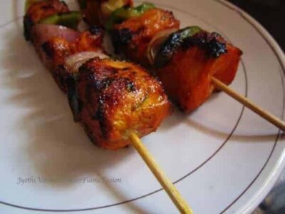 Dhaba-Style Chicken Tikka: An Easy & Authentic Indian Recipe - Plattershare - Recipes, food stories and food lovers Dhaba-Style Chicken Tikka: An Easy & Authentic Indian Recipe - Plattershare - Recipes, food stories and food lovers