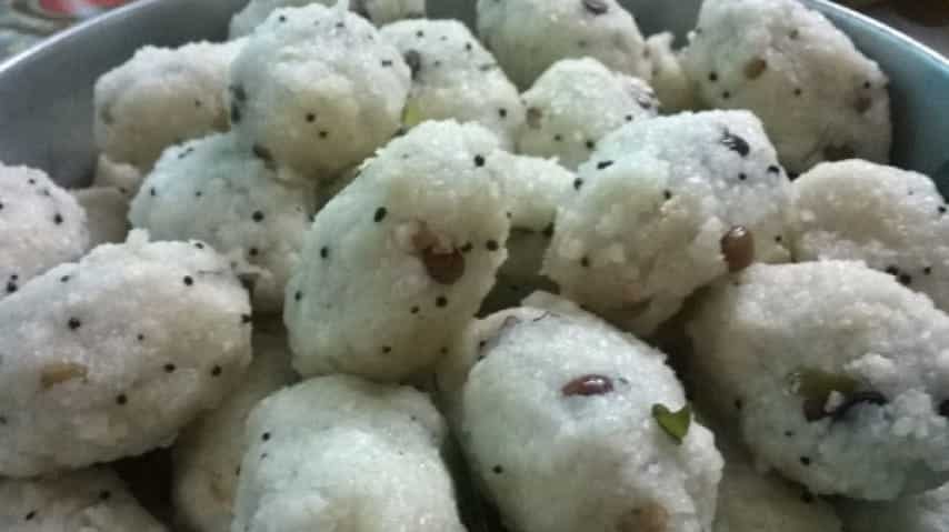 Upma Kozhukattai / Piddi Kozhukattai - Plattershare - Recipes, food stories and food lovers