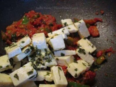 Smoky Tawa Paneer: Restaurant-Style Indian Paneer Recipe - Plattershare - Recipes, food stories and food lovers Smoky Tawa Paneer: Restaurant-Style Indian Paneer Recipe.