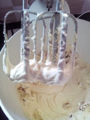 Fluffy Vanilla Sponge Cake: A Classic Recipe - Plattershare - Recipes, food stories and food lovers Fluffy Vanilla Sponge Cake: A Classic Recipe - Plattershare - Recipes, food stories and food lovers