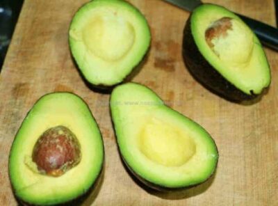 Creamy Avocado Ada Pradhaman: A Fusion Dessert Delight - Plattershare - Recipes, food stories and food lovers Creamy Avocado Ada Pradhaman: A Fusion Dessert Delight - Plattershare - Recipes, food stories and food lovers