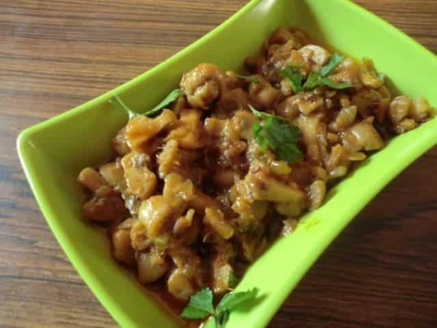 Mushroom Prepared With Asafoetida And Dry Mango Powder - Plattershare - Recipes, food stories and food lovers