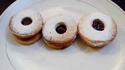 Melt-in-Your-Mouth Cream Cheese Jam Cookies (Eggless) - Plattershare - Recipes, food stories and food lovers Melt-in-Your-Mouth Cream Cheese Jam Cookies (Eggless) - Plattershare - Recipes, food stories and food lovers