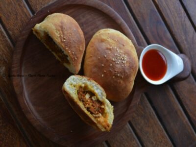 Homemade Buns Stuffed With Licious Shikampuri Kebabs - Plattershare - Recipes, food stories and food enthusiasts