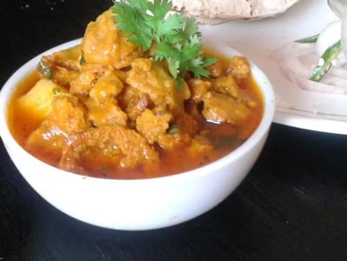 Aloo Aur Urad Dal Ki Vadi Ki Sabji - Plattershare - Recipes, food stories and food lovers
