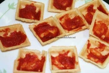 Canapes Pizza Cups - Plattershare - Recipes, food stories and food lovers