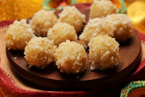 Instant Coconut Laddoo : Festival Quickies - Plattershare - Recipes, Food Stories And Food Enthusiasts