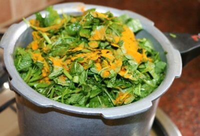 Creamy Amaranth Gravy (Keerai Masiyal): A South Indian Delight - Plattershare - Recipes, food stories and food lovers Creamy Amaranth Gravy (Keerai Masiyal): A South Indian Delight - Plattershare - Recipes, food stories and food lovers