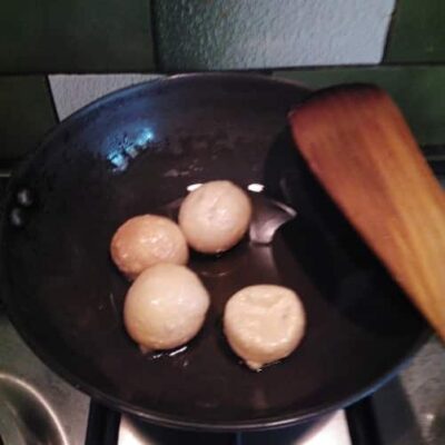Crispy Homemade Phoochka (Golgappa): A Hygienic Twist on a Street Food Favorite - Plattershare - Recipes, food stories and food lovers Crispy Homemade Phoochka (Golgappa): A Hygienic Twist on a Street Food Favorite - Plattershare - Recipes, food stories and food lovers