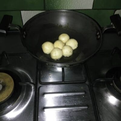 Lal Mohan: Irresistible Bangladeshi Doughnut Holes in Aromatic Syrup - Plattershare - Recipes, food stories and food lovers Lal Mohan: Irresistible Bangladeshi Doughnut Holes in Aromatic Syrup - Plattershare - Recipes, food stories and food lovers