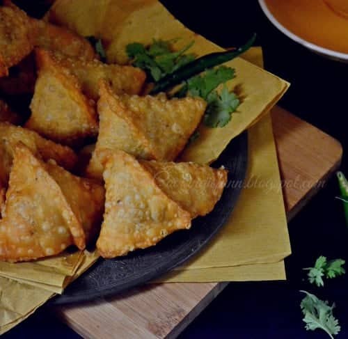 Samosa With Masala Tea - Plattershare - Recipes, Food Stories And Food Enthusiasts