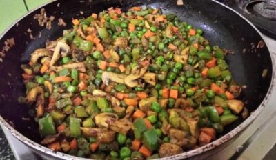 Hearty Barley Pilaf with Sautéed Vegetables (Oo Mugi) - Plattershare - Recipes, food stories and food lovers Hearty Barley Pilaf with Sautéed Vegetables (Oo Mugi) - Plattershare - Recipes, food stories and food lovers