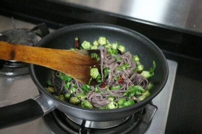 Healthy & Flavorful Black Rice Spaghetti with Okra and Basil - Plattershare - Recipes, food stories and food lovers Healthy & Flavorful Black Rice Spaghetti with Okra and Basil - Plattershare - Recipes, food stories and food lovers
