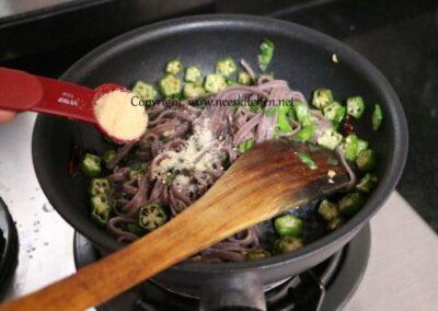 Healthy & Flavorful Black Rice Spaghetti with Okra and Basil - Plattershare - Recipes, food stories and food lovers Healthy & Flavorful Black Rice Spaghetti with Okra and Basil - Plattershare - Recipes, food stories and food lovers