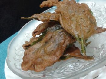 Palak Ke Patton Ki Vrat Wali Chat/ Spinach Leaves Chat - Plattershare - Recipes, food stories and food lovers