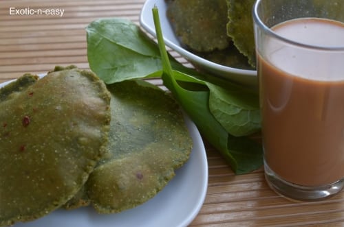 Palak Puri - Plattershare - Recipes, Food Stories And Food Enthusiasts