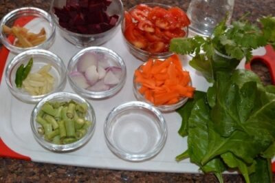 Vibrant Beet & Spinach Soup: A Nutrient-Rich Winter Warmer - Plattershare - Recipes, food stories and food lovers Vibrant Beet & Spinach Soup: A Nutrient-Rich Winter Warmer - Plattershare - Recipes, food stories and food lovers