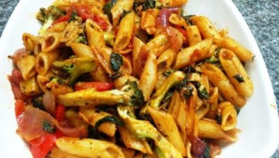 Vibrant Vegetable Penne with Spicy Arrabbiata Sauce - Plattershare - Recipes, food stories and food lovers Vibrant Vegetable Penne with Spicy Arrabbiata Sauce - Plattershare - Recipes, food stories and food lovers