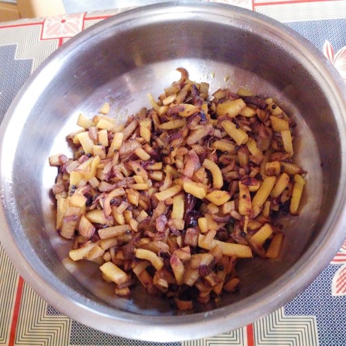 Authentic Bengali Banana Stem Curry: A Deliciously Healthy Vegan Dish - Plattershare - Recipes, food stories and food lovers Authentic Bengali Banana Stem Curry: A Deliciously Healthy Vegan Dish - Plattershare - Recipes, food stories and food lovers