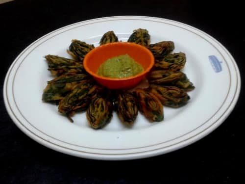 Palak Lpatton Ke Patrode /Snacks Recipe - Plattershare - Recipes, food stories and food lovers