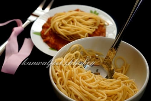 Spaghetti In Red Sauce - Plattershare - Recipes, food stories and food lovers