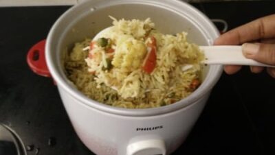 Easy Vegetable Biryani in a Rice Cooker: A Flavorful One-Pot Meal - Plattershare - Recipes, food stories and food lovers Easy Vegetable Biryani in a Rice Cooker: A Flavorful One-Pot Meal - Plattershare - Recipes, food stories and food lovers