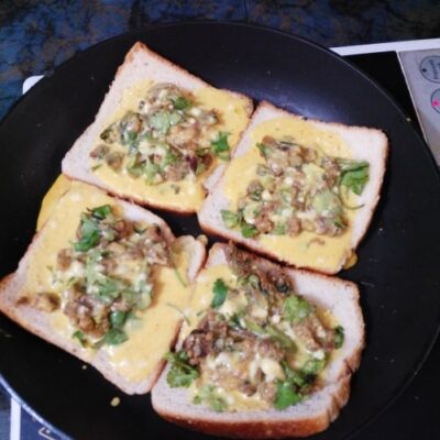 Savory Stuffed French Toast: A Hearty Breakfast Upgrade - Plattershare - Recipes, food stories and food lovers Savory Stuffed French Toast: A Hearty Breakfast Upgrade - Plattershare - Recipes, food stories and food lovers