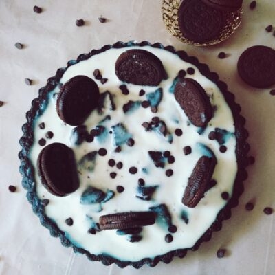 No-Bake Chocolate Oreo Tart: An Easy, Egg-Free Christmas Dessert - Plattershare - Recipes, food stories and food lovers No-Bake Chocolate Oreo Tart: An Easy, Egg-Free Christmas Dessert - Plattershare - Recipes, food stories and food lovers