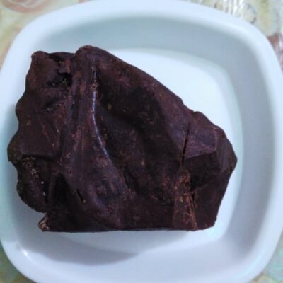 Festive Chocolate Almond Bites: A Melt-in-Your-Mouth Christmas Treat - Plattershare - Recipes, food stories and food lovers Festive Chocolate Almond Bites: A Melt-in-Your-Mouth Christmas Treat - Plattershare - Recipes, food stories and food lovers