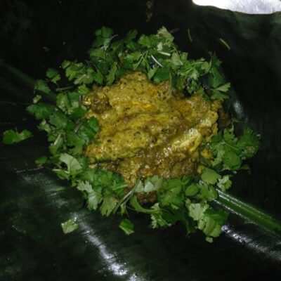 Steamed Bengali Tiny Fish in Banana Leaves (Machher Paturi) - Plattershare - Recipes, food stories and food lovers Steamed Bengali Tiny Fish in Banana Leaves (Machher Paturi) - Plattershare - Recipes, food stories and food lovers