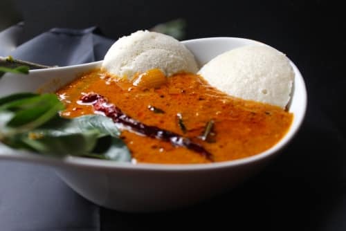 Vengaya Sambar (Sambar With Onions) - Plattershare - Recipes, food stories and food lovers