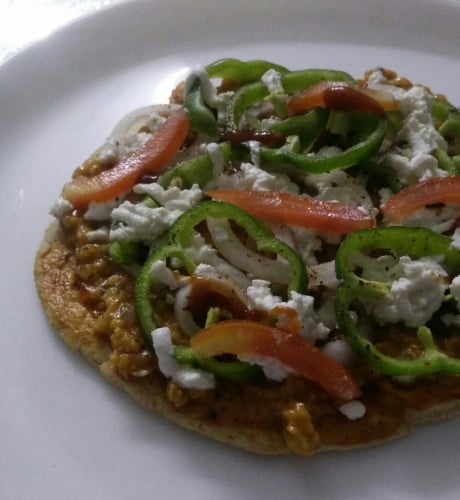 Oats Tava Pizza - Plattershare - Recipes, food stories and food lovers