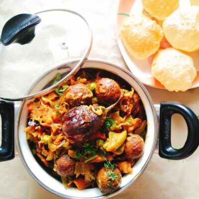 Oil-Free Gujarati Undhiyu: A Healthy & Flavorful Vegetable Delight (No Onion or Garlic) - Plattershare - Recipes, food stories and food lovers Oil-Free Gujarati Undhiyu: A Healthy & Flavorful Vegetable Delight (No Onion or Garlic) - Plattershare - Recipes, food stories and food lovers