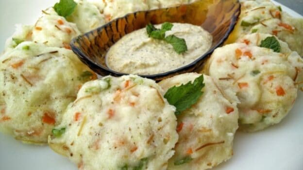 Vegetable Idli - Plattershare - Recipes, Food Stories And Food Enthusiasts