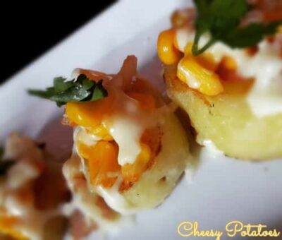 Cheesy Corn-Topped Roasted Potatoes: An Irresistible Snack - Plattershare - Recipes, food stories and food lovers Cheesy Corn-Topped Roasted Potatoes: An Irresistible Snack - Plattershare - Recipes, food stories and food lovers